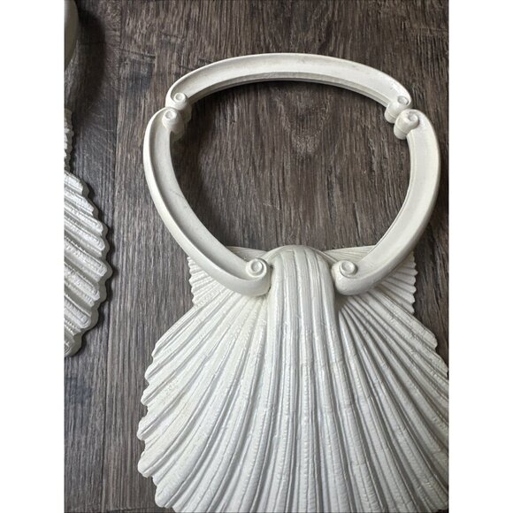 Beach House Seashell Towel Holders Vintage USA Homco Ivory Set of 2 - Picture 3 of 9